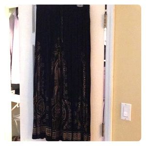 Black skirt,